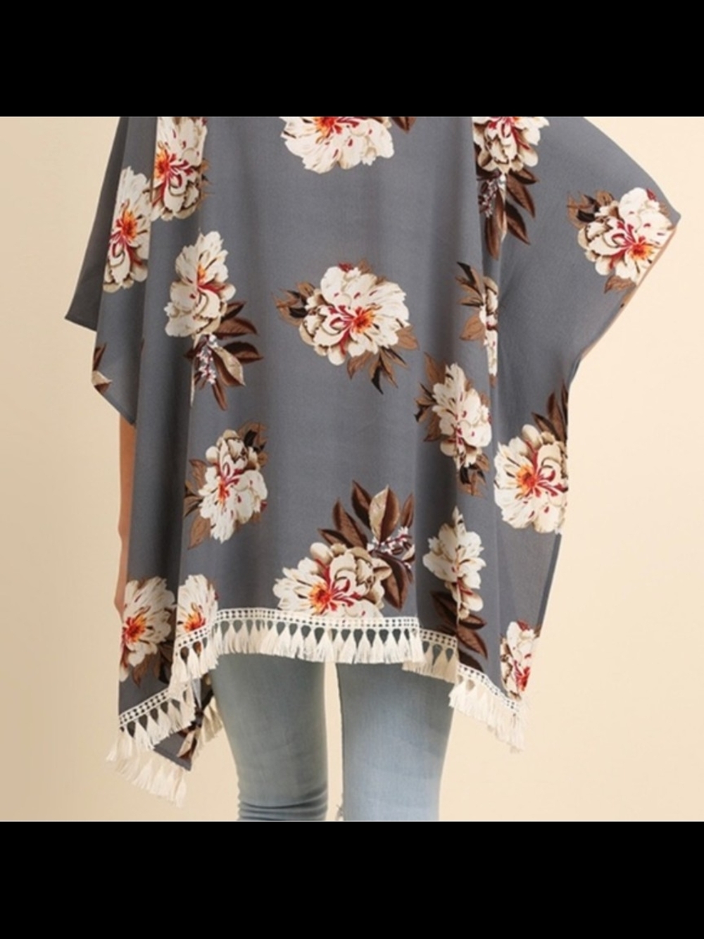 Umgee Grey Floral Kimono with Tassel Trim - Picture 4 of 6